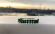 Load image into Gallery viewer, Colombian Green Eternity Band