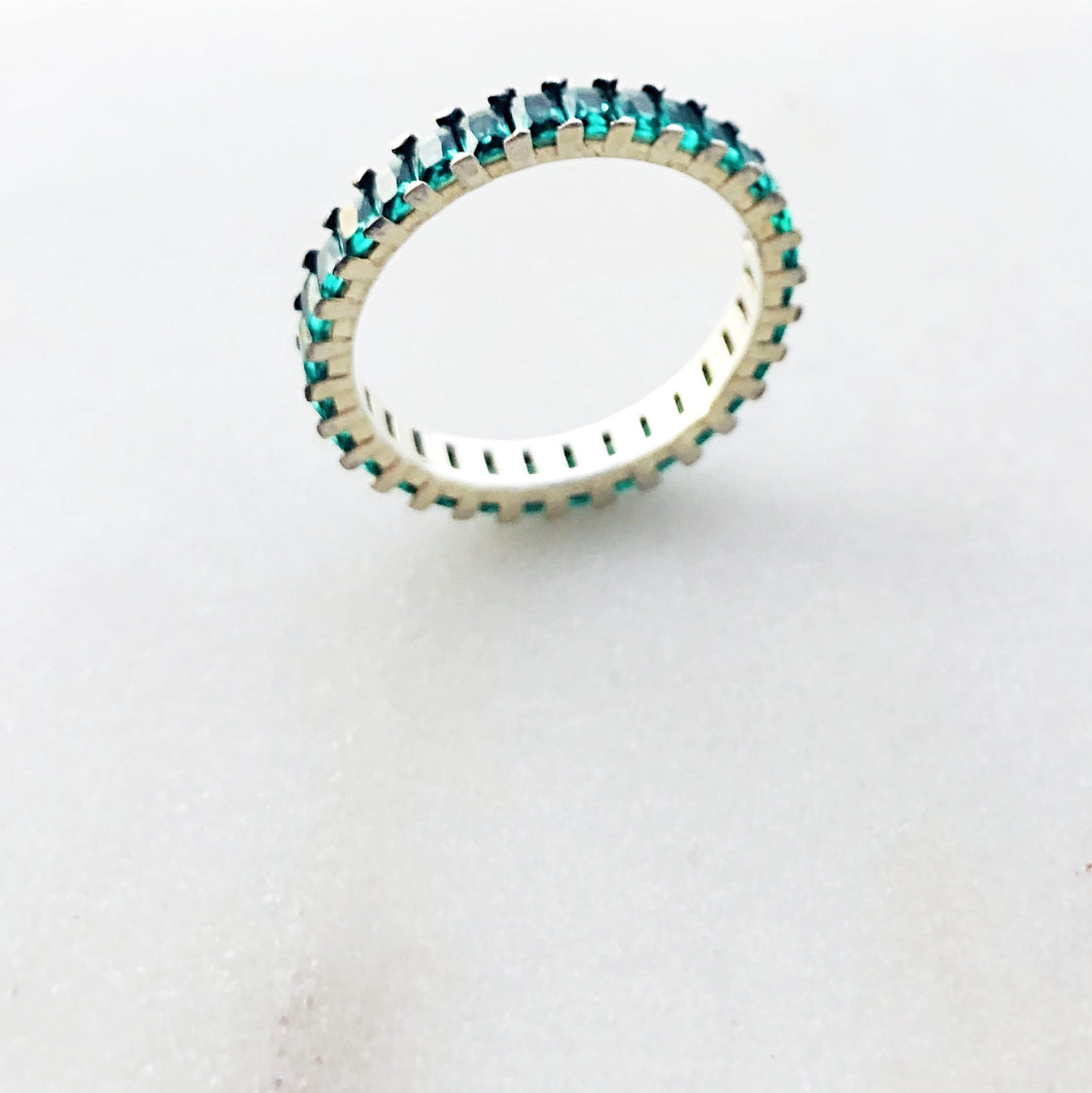 Colombian Green eternity band