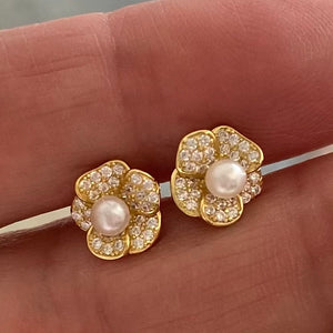 Flower Power Pearl Stud Earrings