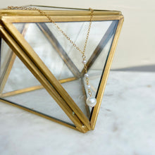 Load image into Gallery viewer, Delicate Akoya Pearl Love Necklace