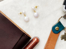 Load image into Gallery viewer, Coin Pearl Love Earrings