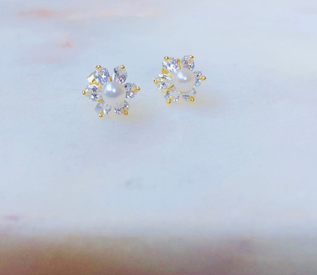 Flower Pearl Button Earrings