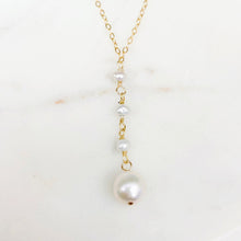Load image into Gallery viewer, Delicate Akoya Pearl Love Necklace
