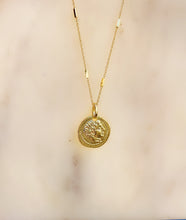 Load image into Gallery viewer, Roma Pendant Necklace