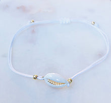 Load image into Gallery viewer, Adjustable Sterling Silver Gold Plate Seashell Bracelet